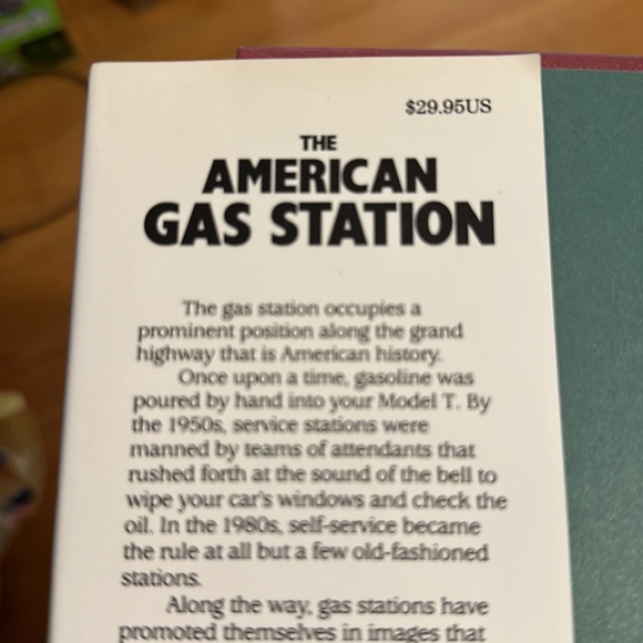 THE AMERICAN GAS STATION Excellent Condition vintage gas station history book - Picture 2 of 8